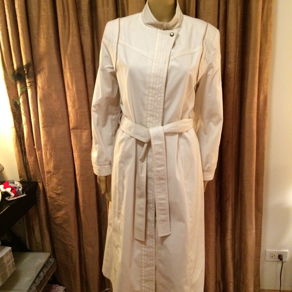 Braetan White Trench Coat